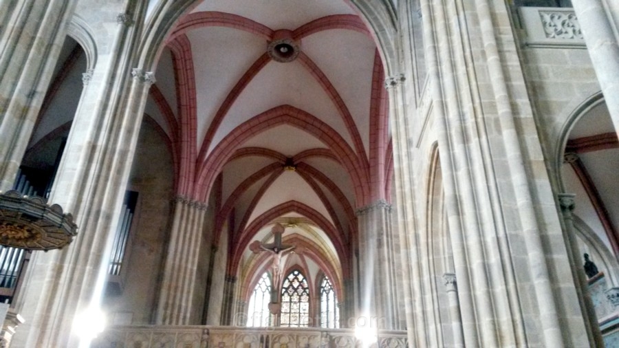kruzifix-langhaus-westturmfront-dom-zu-meissen